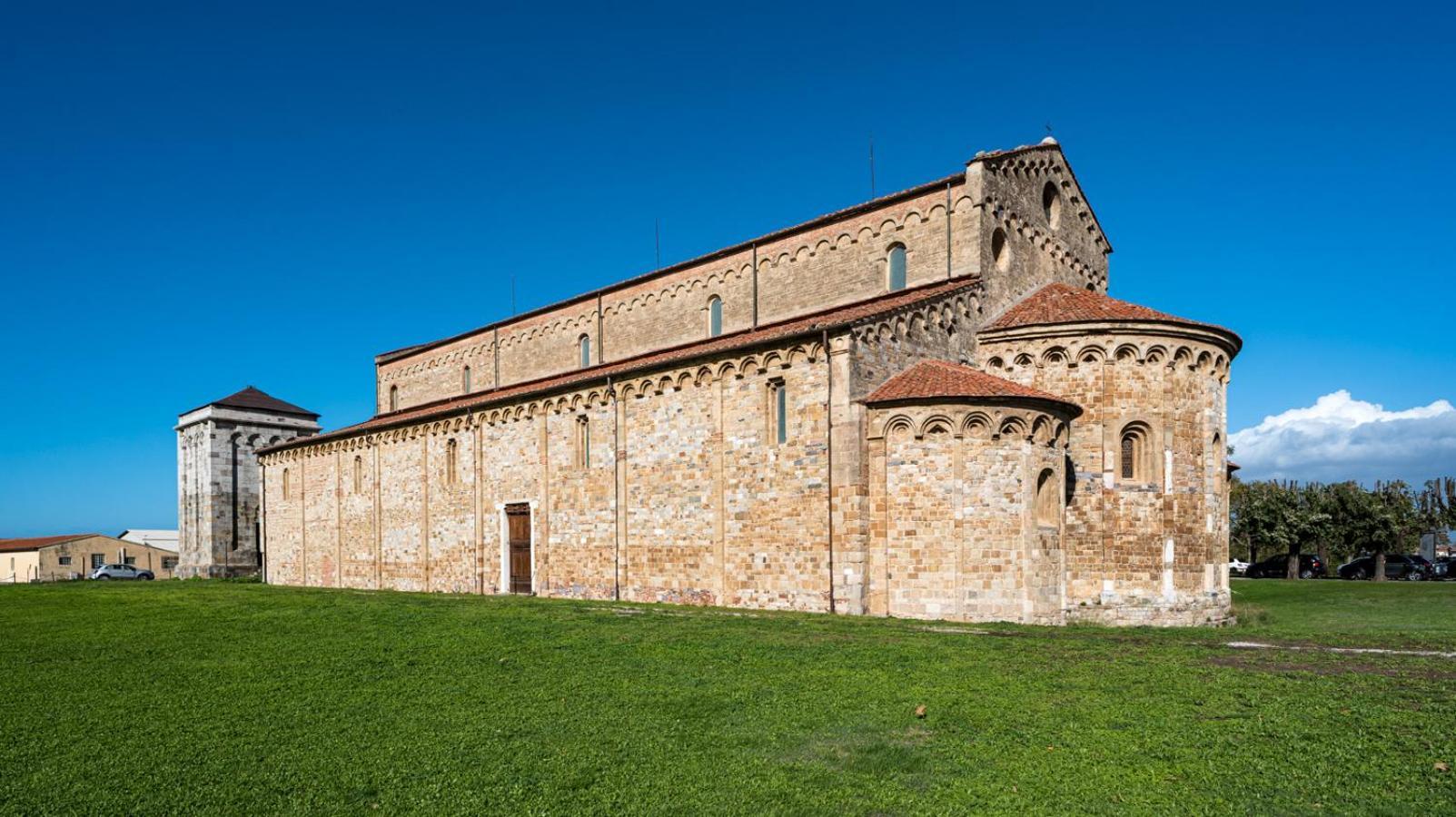 Pisa Art Apartment Bagian luar foto